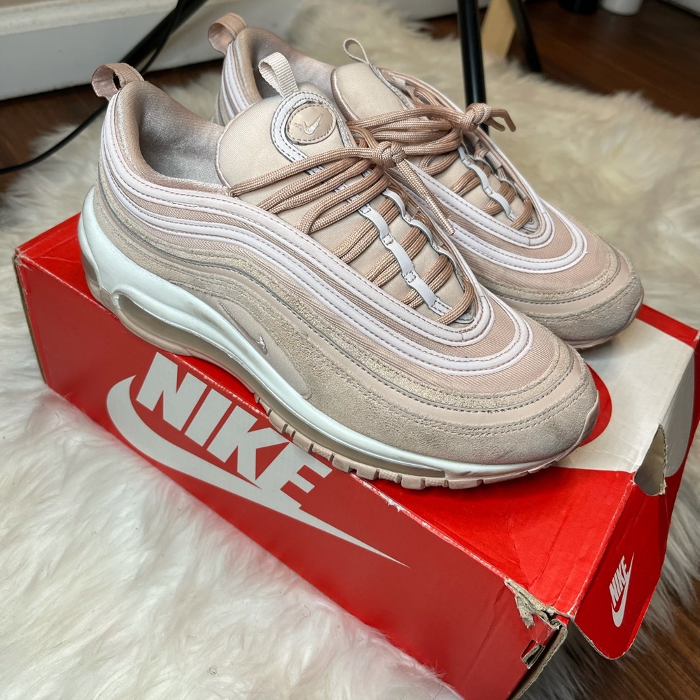 Nike Air Max 1 LX